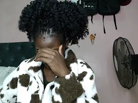 Snapshot of TrishaKalid chatting on January 2025 09:36:01 PM TrishaKalid online show from January 2025 09:36:01 PM