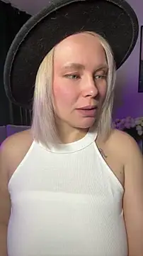 Charming Daphny online show from April 2026 07:01:01 AM