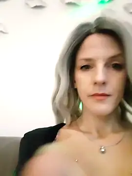 Snapshot of _LittleAngel_ chatting on January 2025 06:27:01 AM LittleAngel online show from January 2025 06:27:01 AM