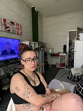 Snapshot of Hawitxui chatting on January 2026 11:57:02 AM Hawitxui online show from January 2026 11:57:02 AM