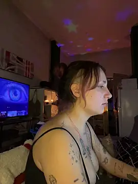 Snapshot of Hawitxui chatting on February 2026 08:03:02 PM Hawitxui online show from February 2026 08:03:02 PM