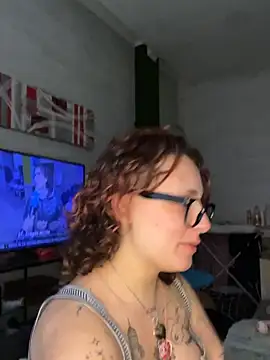 Snapshot of Hawitxui chatting on February 2026 04:10:02 PM Hawitxui online show from February 2026 04:10:02 PM