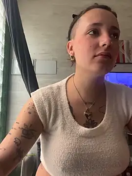 Snapshot of Hawitxui chatting on February 2026 08:35:01 AM Hawitxui online show from February 2026 08:35:01 AM