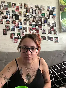 Snapshot of Hawitxui chatting on March 2026 10:37:02 AM Hawitxui online show from March 2026 10:37:02 AM