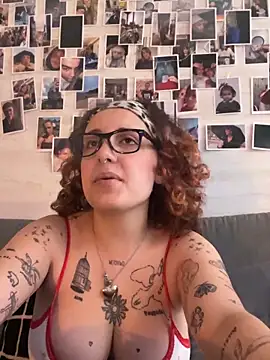 Snapshot of Hawitxui chatting on April 2026 07:38:02 AM Hawitxui online show from April 2026 07:38:02 AM