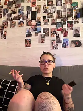 Snapshot of Hawitxui chatting on April 2026 07:24:02 AM Hawitxui online show from April 2026 07:24:02 AM