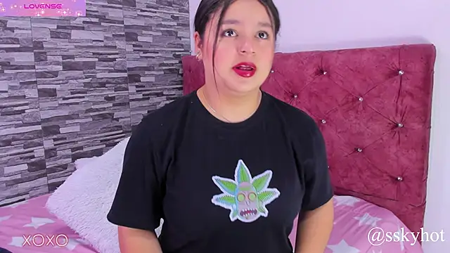 skyhotgirll online show from January 2025 07:16:02 PM