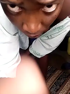 Snapshot of pretty_prickle chatting on November 2025 04:44:01 AM pretty prickle online show from November 2025 04:44:01 AM