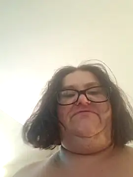 Snapshot of mcv131985 chatting on January 2025 03:11:01 AM mcv131985 online show from January 2025 03:11:01 AM