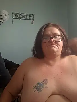 Snapshot of mcv131985 chatting on February 2025 08:17:02 PM mcv131985 online show from February 2025 08:17:02 PM