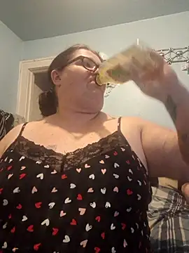 Snapshot of mcv131985 chatting on February 2025 09:00:02 AM mcv131985 online show from February 2025 09:00:02 AM