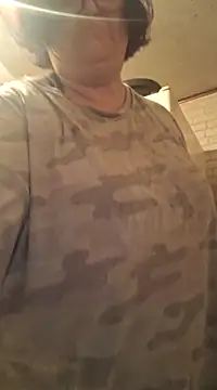 Snapshot of mcv131985 chatting on March 2025 03:40:01 AM mcv131985 online show from March 2025 03:40:01 AM