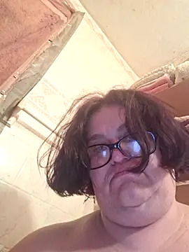 Snapshot of mcv131985 chatting on March 2025 03:05:02 AM mcv131985 online show from March 2025 03:05:02 AM