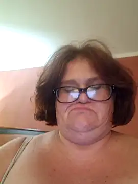 Snapshot of mcv131985 chatting on October 2025 07:37:02 AM mcv131985 online show from October 2025 07:37:02 AM