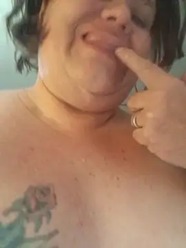 Snapshot of mcv131985 chatting on October 2025 09:44:02 PM mcv131985 online show from October 2025 09:44:02 PM