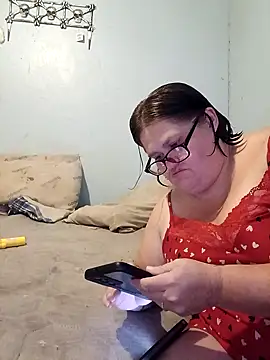 Snapshot of mcv131985 chatting on October 2025 10:12:02 AM mcv131985 online show from October 2025 10:12:02 AM