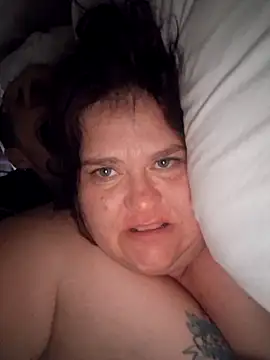 Snapshot of mcv131985 chatting on November 2025 07:09:01 AM mcv131985 online show from November 2025 07:09:01 AM