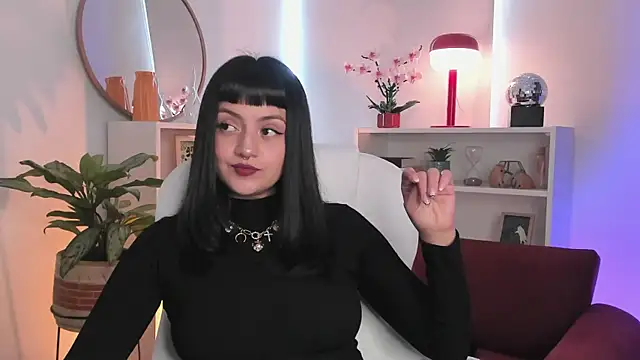 nahiapaws online show from February 2026 06:31:01 PM