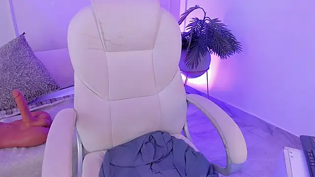 Mariapettit online show from March 2025 12:37:02 PM