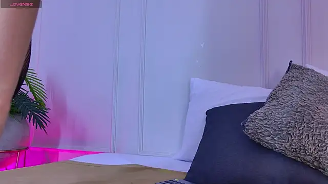 Mariapettit online show from November 2025 11:54:01 AM