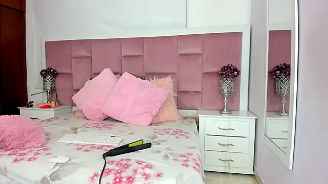 DaphneLloyd online show from January 2025 07:43:01 PM