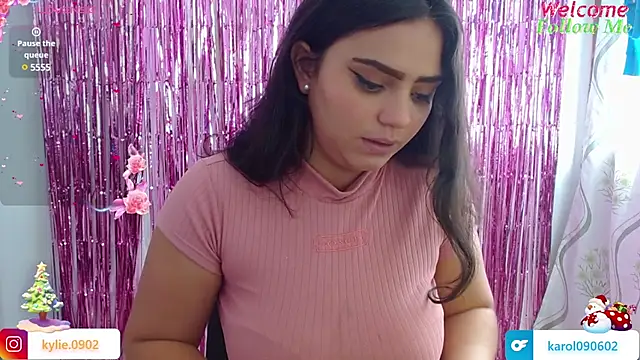 Snapshot of karol_9 chatting on December 2024 02:35:02 PM karol 9 online show from December 2024 02:35:02 PM