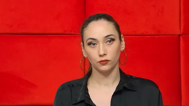 Snapshot of AliceMunro chatting on January 2025 11:05:02 PM AliceMunro online show from January 2025 11:05:02 PM