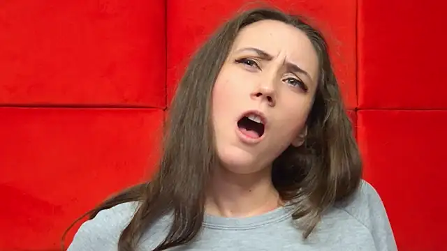 Snapshot of AliceMunro chatting on February 2025 09:40:01 PM AliceMunro online show from February 2025 09:40:01 PM