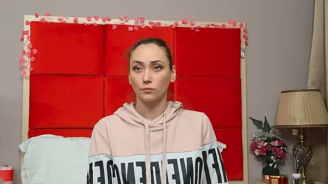 Snapshot of AliceMunro chatting on March 2025 08:53:02 PM AliceMunro online show from March 2025 08:53:02 PM