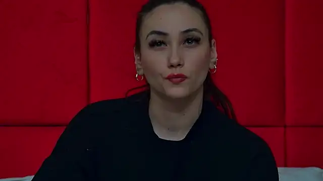 Snapshot of AliceMunro chatting on March 2025 02:48:01 AM AliceMunro online show from March 2025 02:48:01 AM