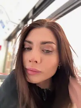 Snapshot of Accole chatting on March 2025 07:37:01 AM Accole online show from March 2025 07:37:01 AM