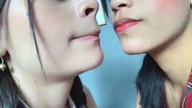 Snapshot of strawberrymia68 chatting on January 2025 01:08:02 PM strawberrymia68 online show from January 2025 01:08:02 PM