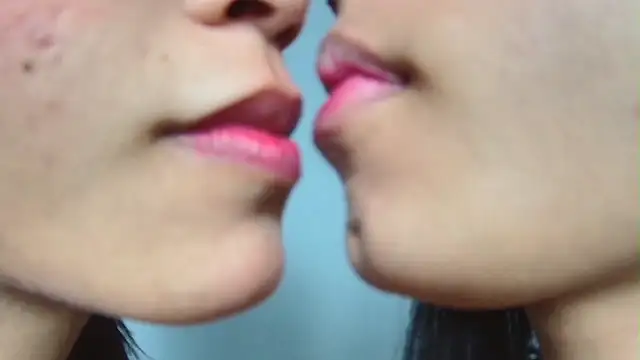 Snapshot of strawberrymia68 chatting on February 2025 01:10:02 PM strawberrymia68 online show from February 2025 01:10:02 PM