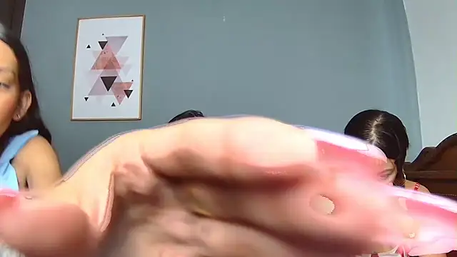 Snapshot of strawberrymia68 chatting on February 2025 01:05:02 PM strawberrymia68 online show from February 2025 01:05:02 PM