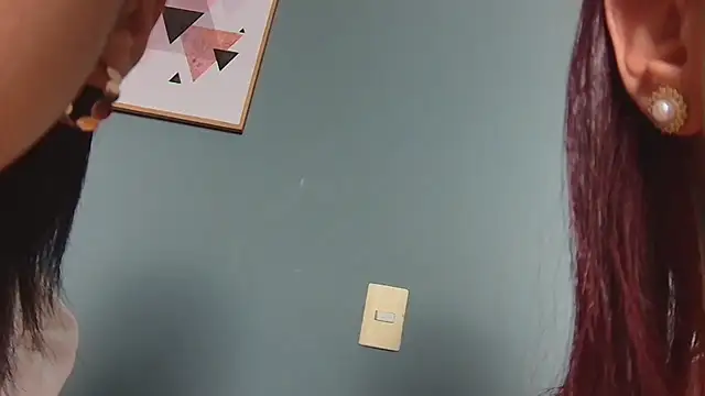 Snapshot of strawberrymia68 chatting on March 2025 01:07:02 PM strawberrymia68 online show from March 2025 01:07:02 PM