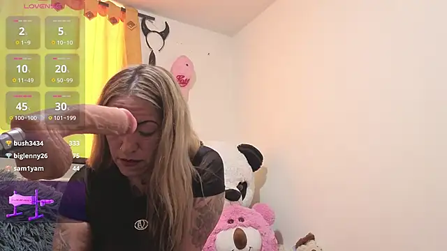 Hotsamantamature online show from September 2025 08:12:02 PM