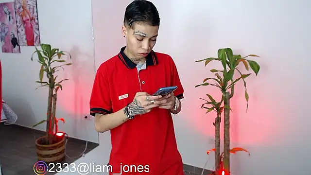 Jonesliam23 online show from December 2024 07:01:02 PM