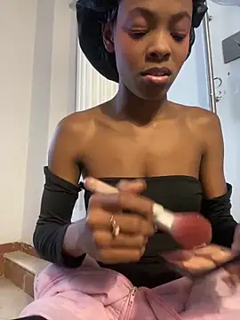 adaraSmiith online show from December 2024 11:29:02 AM