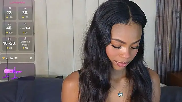 adaraSmiith online show from April 2026 08:39:01 PM