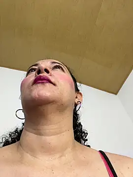 Snapshot of luisa_curli chatting on December 2025 05:05:01 AM luisa curli online show from December 2025 05:05:01 AM