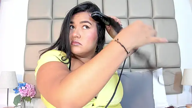 DojaAissha online show from December 2025 07:32:01 PM