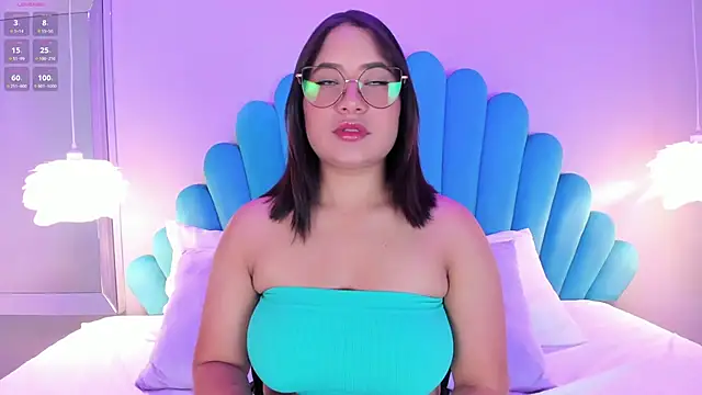 HannaKarson online show from March 2025 11:40:02 AM