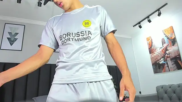 Snapshot of ANGEL_NICOLAS chatting on January 2025 12:39:01 AM ANGEL NICOLAS online show from January 2025 12:39:01 AM