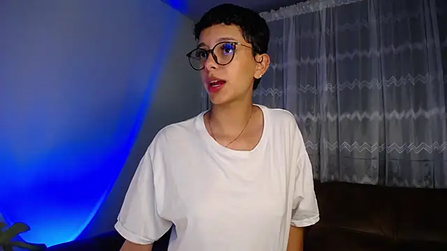 Snapshot of peyton_golden1 chatting on January 2025 05:25:02 AM peyton golden1 online show from January 2025 05:25:02 AM