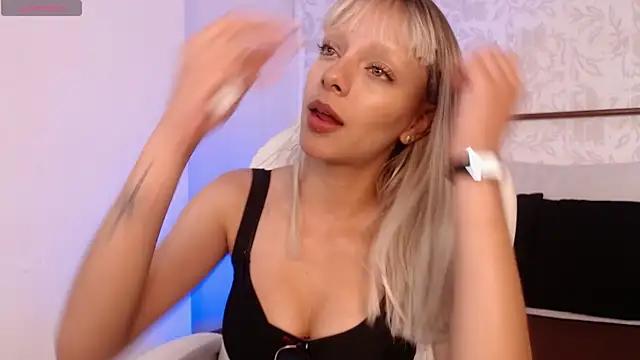 peyton golden1 online show from November 2025 03:39:02 AM