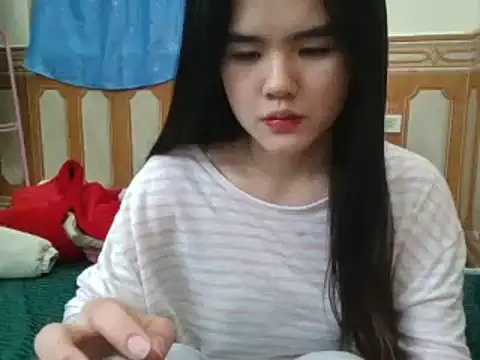 Snapshot of Yin-girl chatting on January 2025 11:57:01 AM Yin-girl online show from January 2025 11:57:01 AM