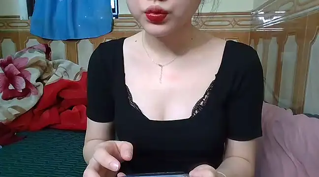 Snapshot of Yin-girl chatting on March 2025 03:04:02 AM Yin-girl online show from March 2025 03:04:02 AM