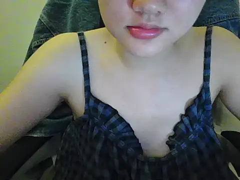 Snapshot of Yin-girl chatting on September 2025 05:04:01 PM Yin-girl online show from September 2025 05:04:01 PM