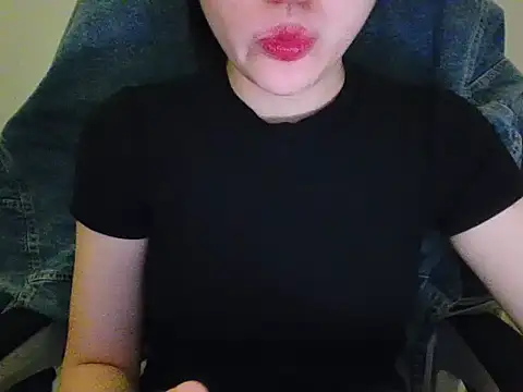 Snapshot of Yin-girl chatting on September 2025 08:04:02 AM Yin-girl online show from September 2025 08:04:02 AM