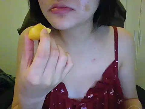 Snapshot of Yin-girl chatting on September 2025 06:22:02 PM Yin-girl online show from September 2025 06:22:02 PM